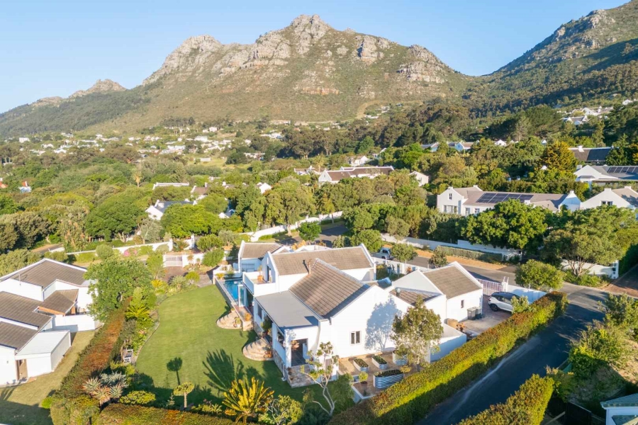 4 Bedroom Property for Sale in Oakhurst Estate Western Cape